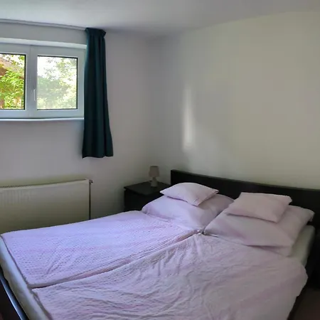 Little Bear Apartment Mogyoród Kültér fotó
